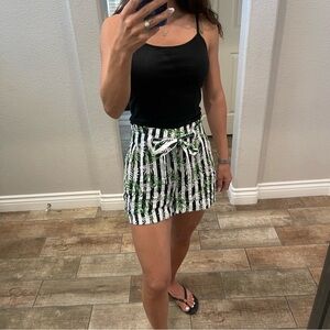 NWT xoxo Stripe & Leaves Print High Rise Paper Bag Style Shorts w Tie Waist S
